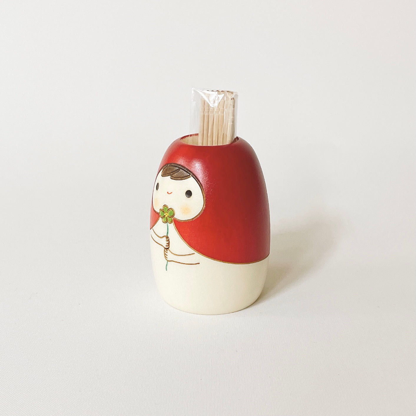usaburo-kokeshi-honnori-porte-cure-dents-petit-chaperon-rouge-58x58x75mm image 2