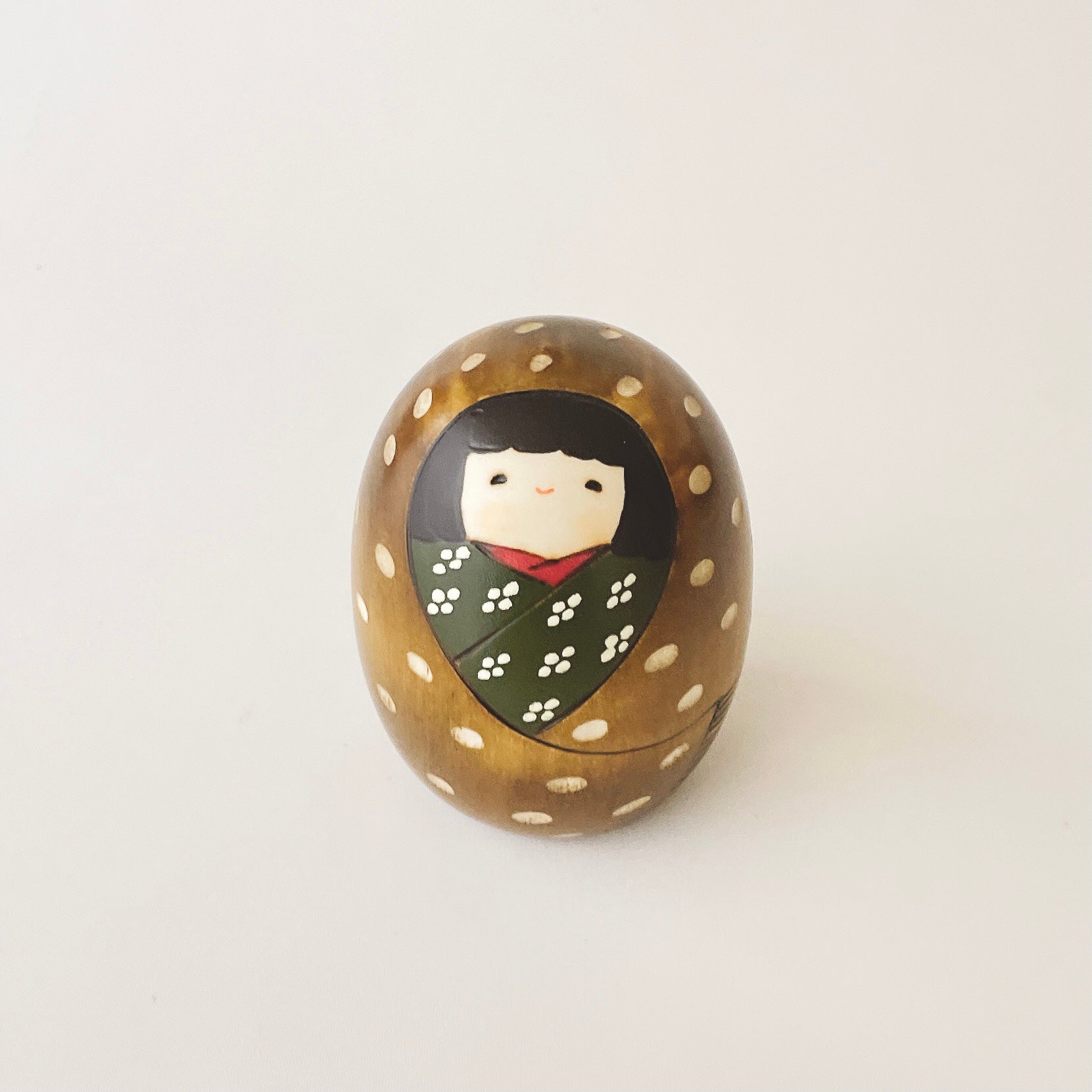 usaburo-kokeshi-fuyu-hiver-figurine-artisanale-classique image 5