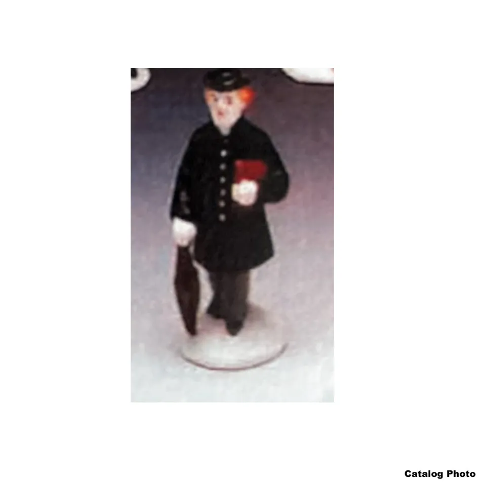 lemax-strolling-priest-figurine-pr-tre-en-promenade image 1