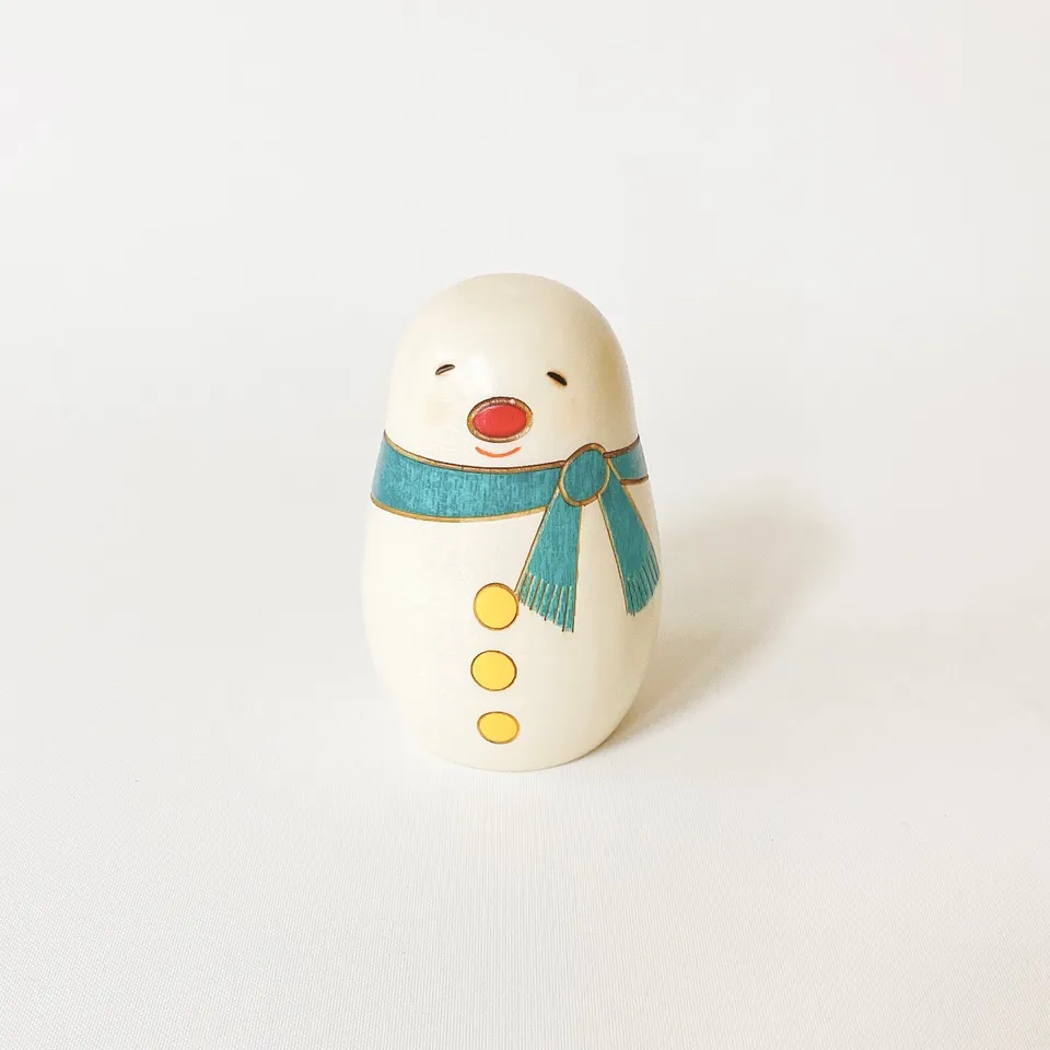 usaburo-kokeshi-bonhomme-de-neige-poup-e-kokeshi-no-l-9-cm image 1
