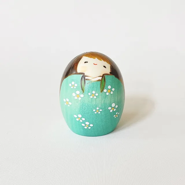 usaburo-kokeshi-shiawase-s-vert-figurine-bonheur-fleur-prunier image 1