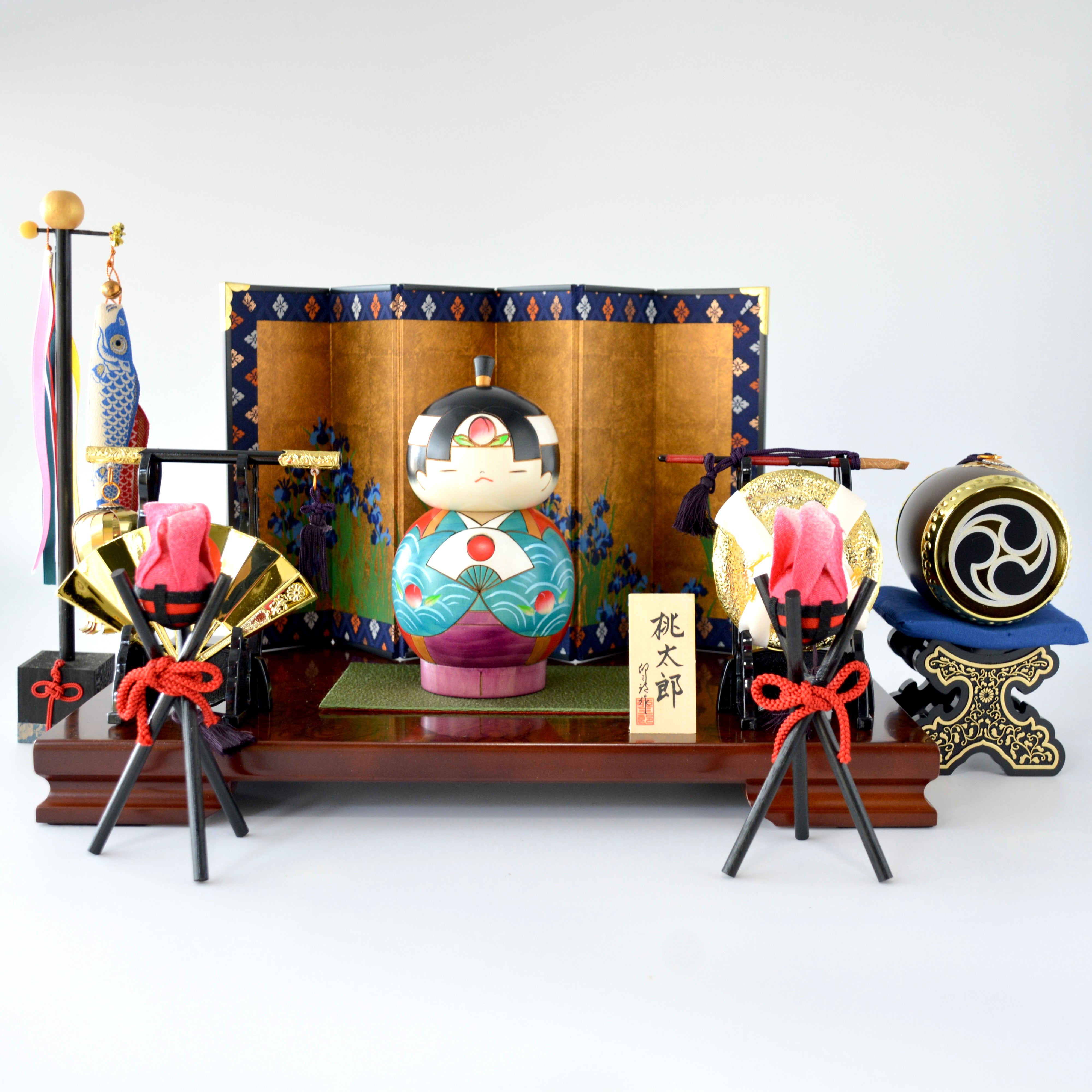 usaburo-kokeshi-momotar-l-set-complet-figurine-miniature-artisanale-145-mm image 1