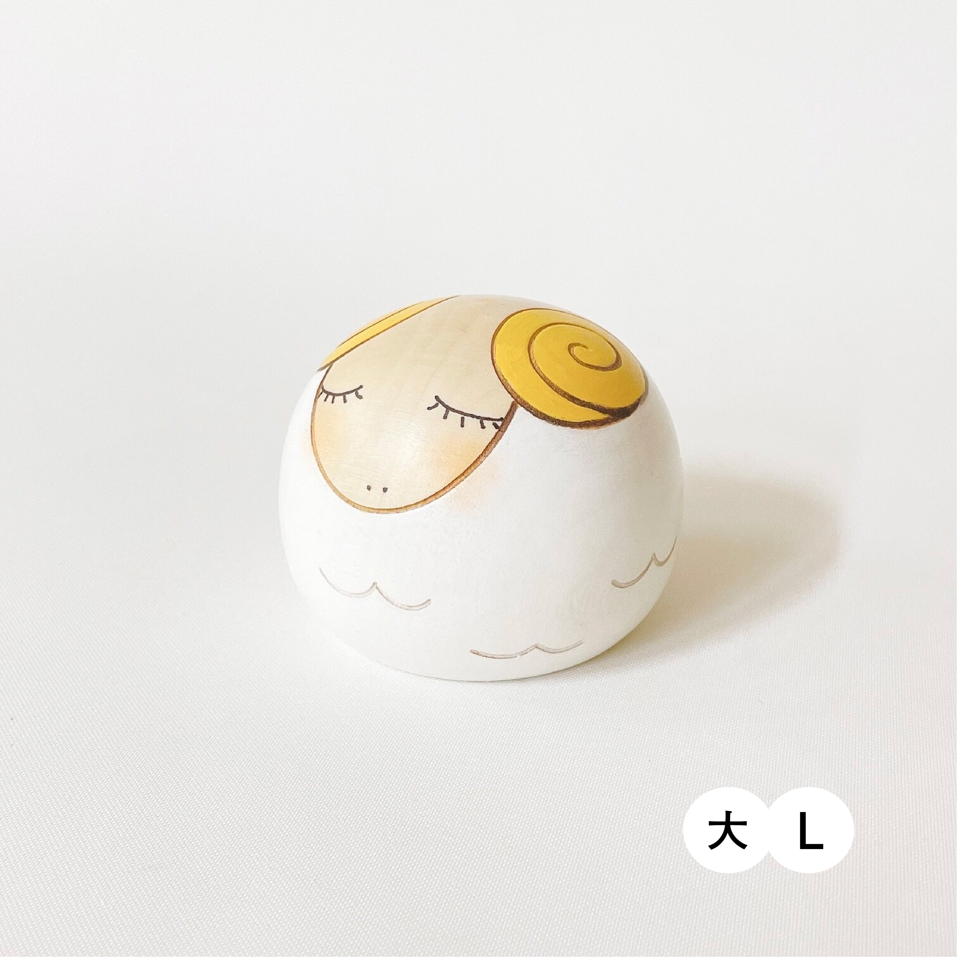 usaburo-kokeshi-yurakoro-mouton-culbuto-rond-en-bois image 6