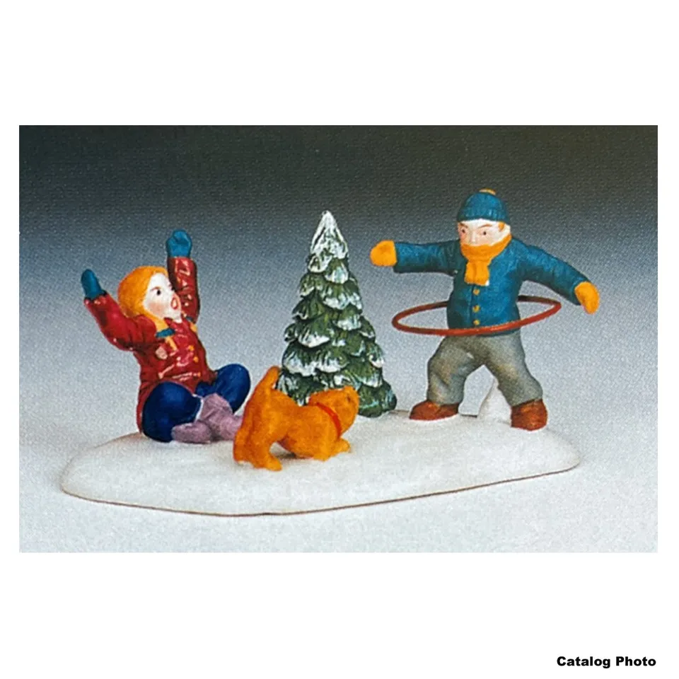 lemax-holiday-hula-hoops-figurine-miniature-village-de-no-l image 1