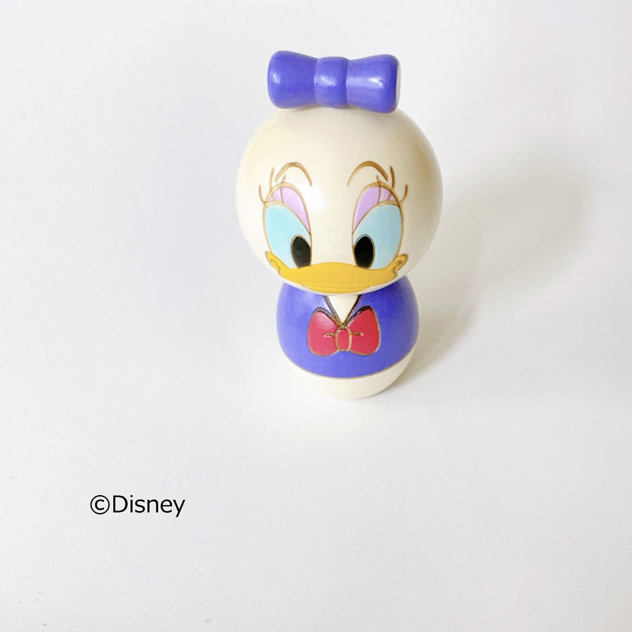 usaburo-kokeshi-daisy-disney-figurine-artisanale-10-8-cm image 5