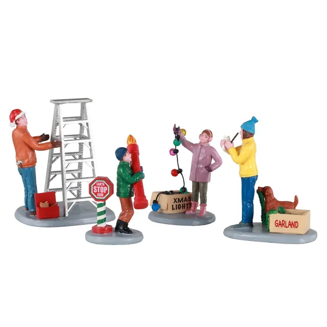 lemax-getting-ready-to-decorate-famille-vail-village image 1