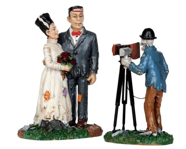 lemax-spooky-town-wedding-photo-figurine-miniature-de-collection-halloween image 1