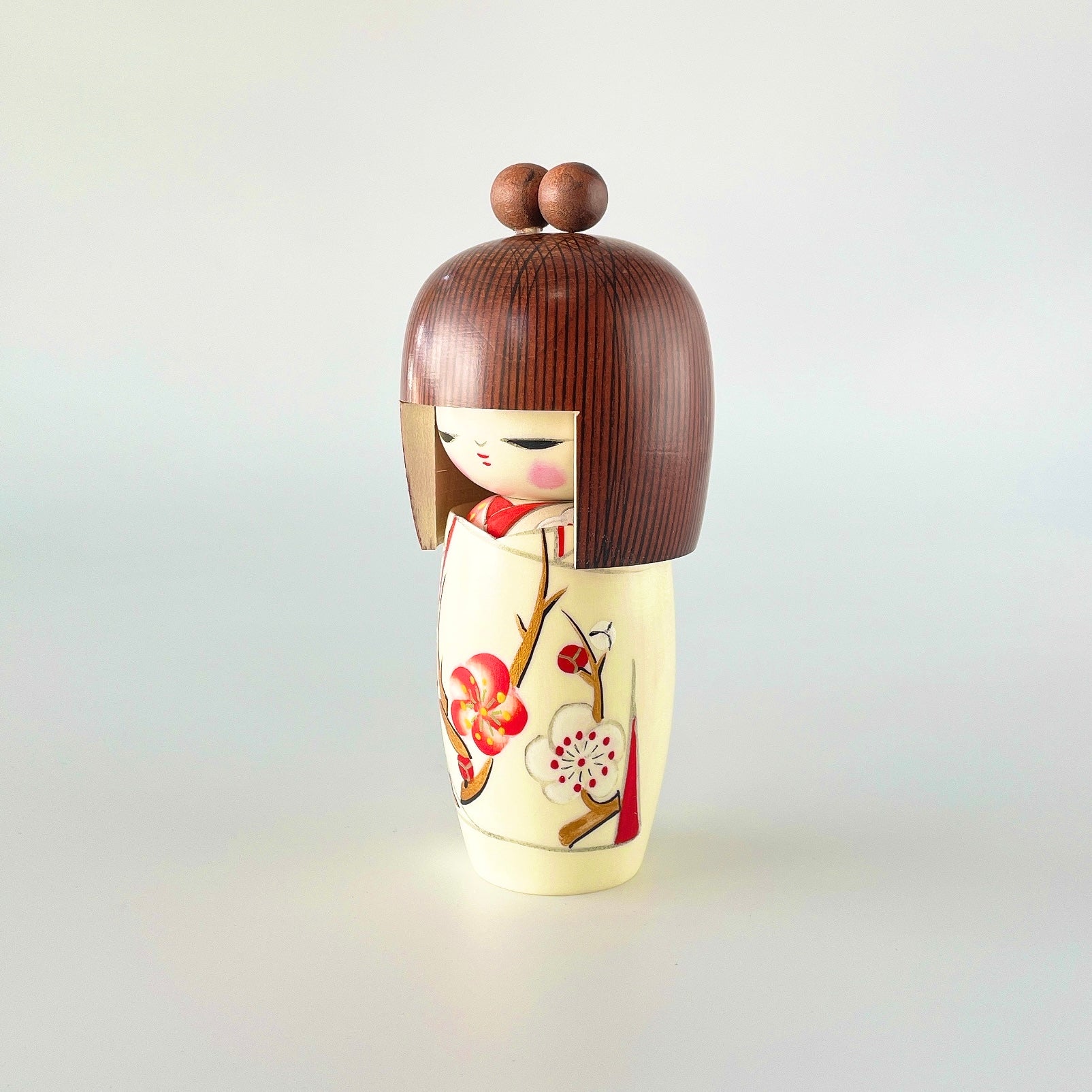 usaburo-kokeshi-haru-no-yume-spring-dream-16-cm image 2