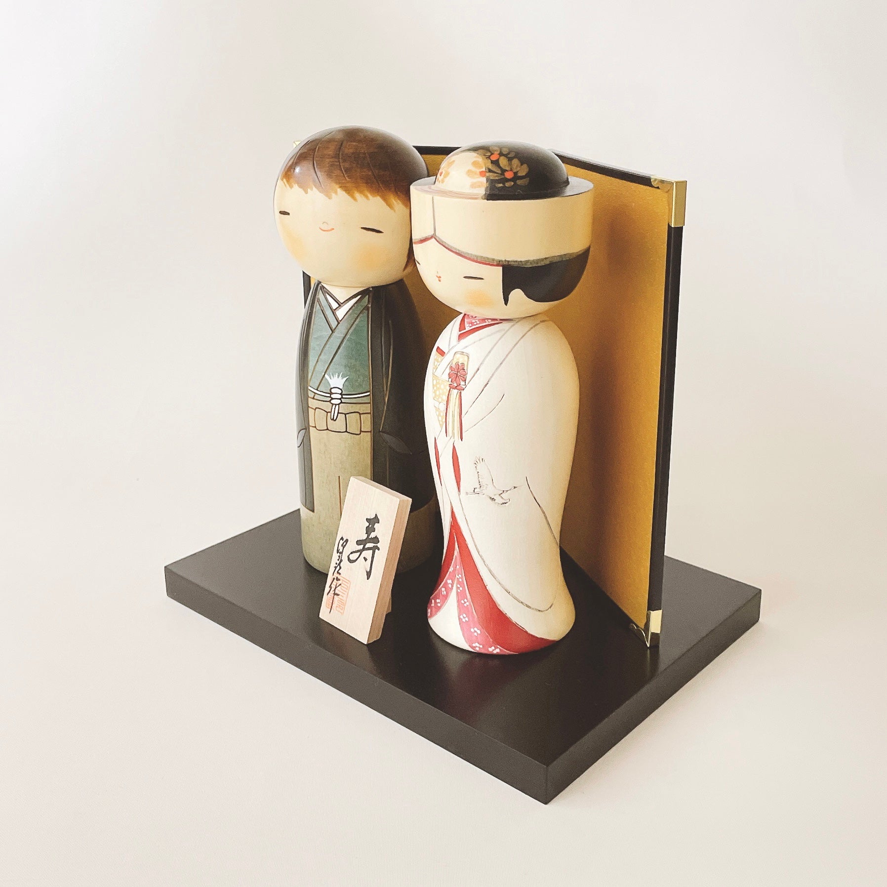 usaburo-kokeshi-towa-ni-forever-together-coffret-2-kokeshi-mariage image 2