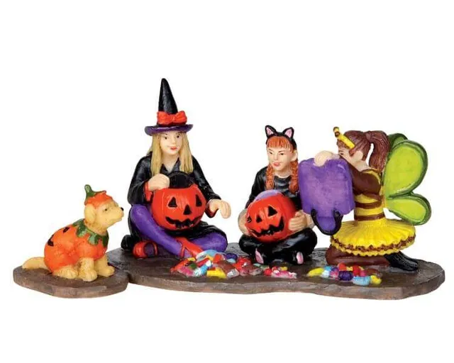 lemax-dividing-the-loot-figurine-miniature-spooky-town image 1