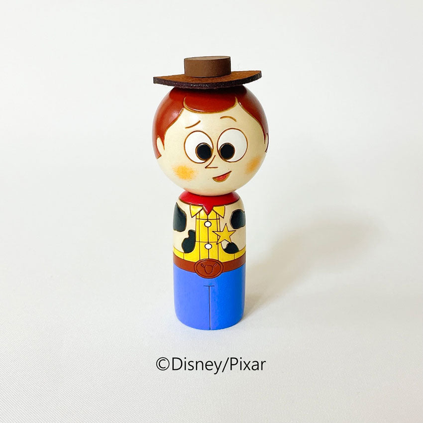 usaburo-kokeshi-toy-story-woody-figurine-artisanale-11-5-cm image 1