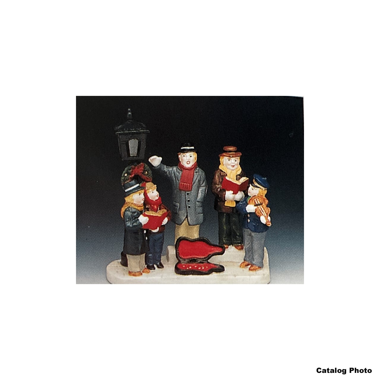 lemax-carolling-with-violinist-chanteurs-de-no-l-et-violoniste-miniature image 1