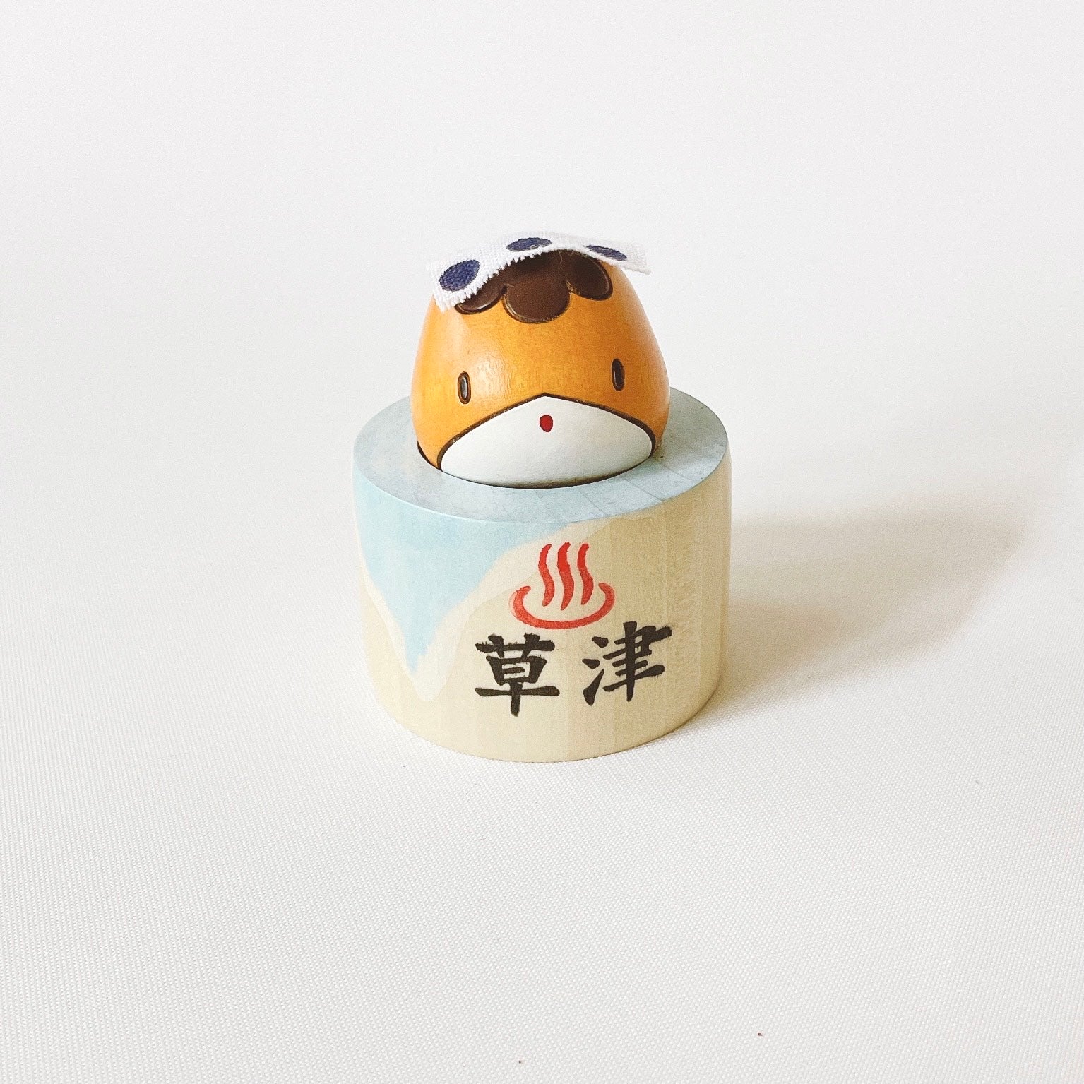 usaburo-kokeshi-gunma-chan-kusatsu-hot-spring-figurine-yura-koro-60-x-60-x-75-mm image 1