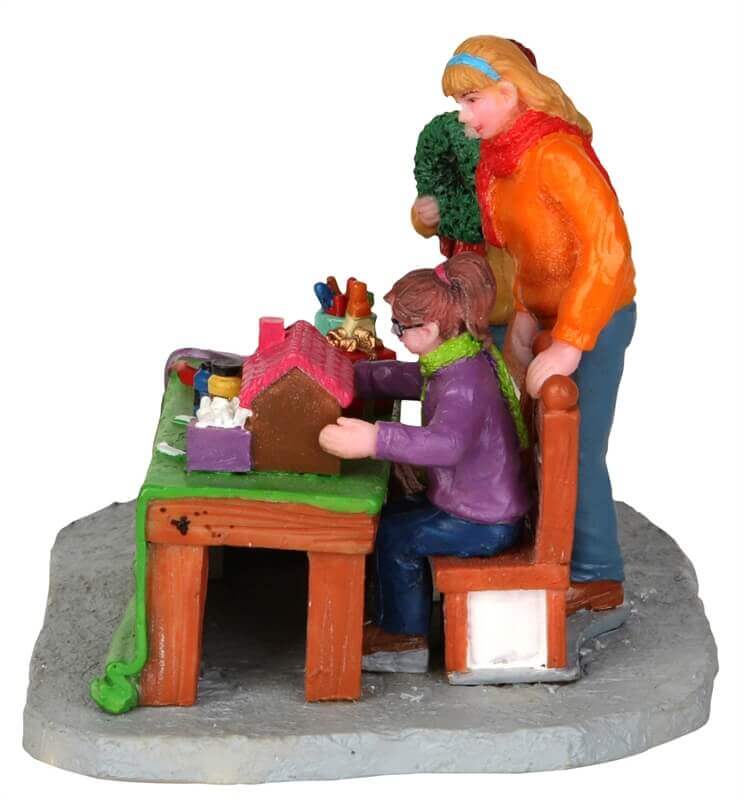 lemax-gift-wrapping-together-figurine-sc-ne-cadeaux-no-l image 4