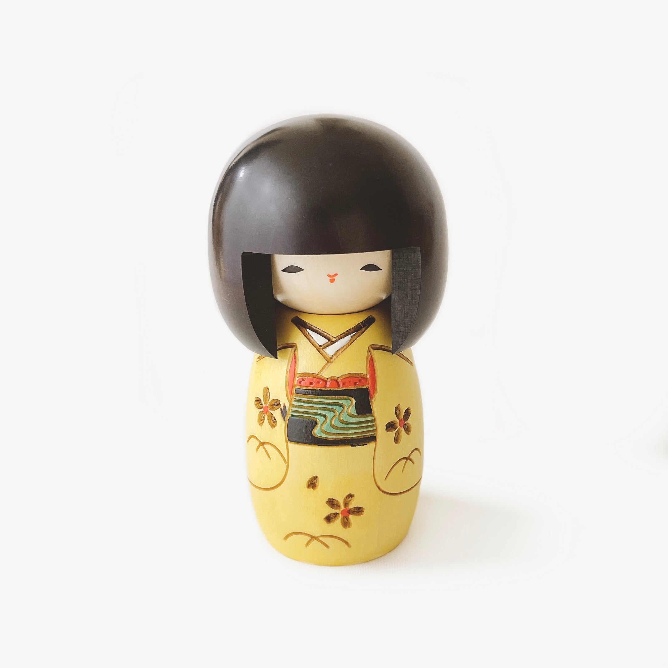 usaburo-kokeshi-osanago-yellow-poup-e-miniature-artisanale-130-mm image 1