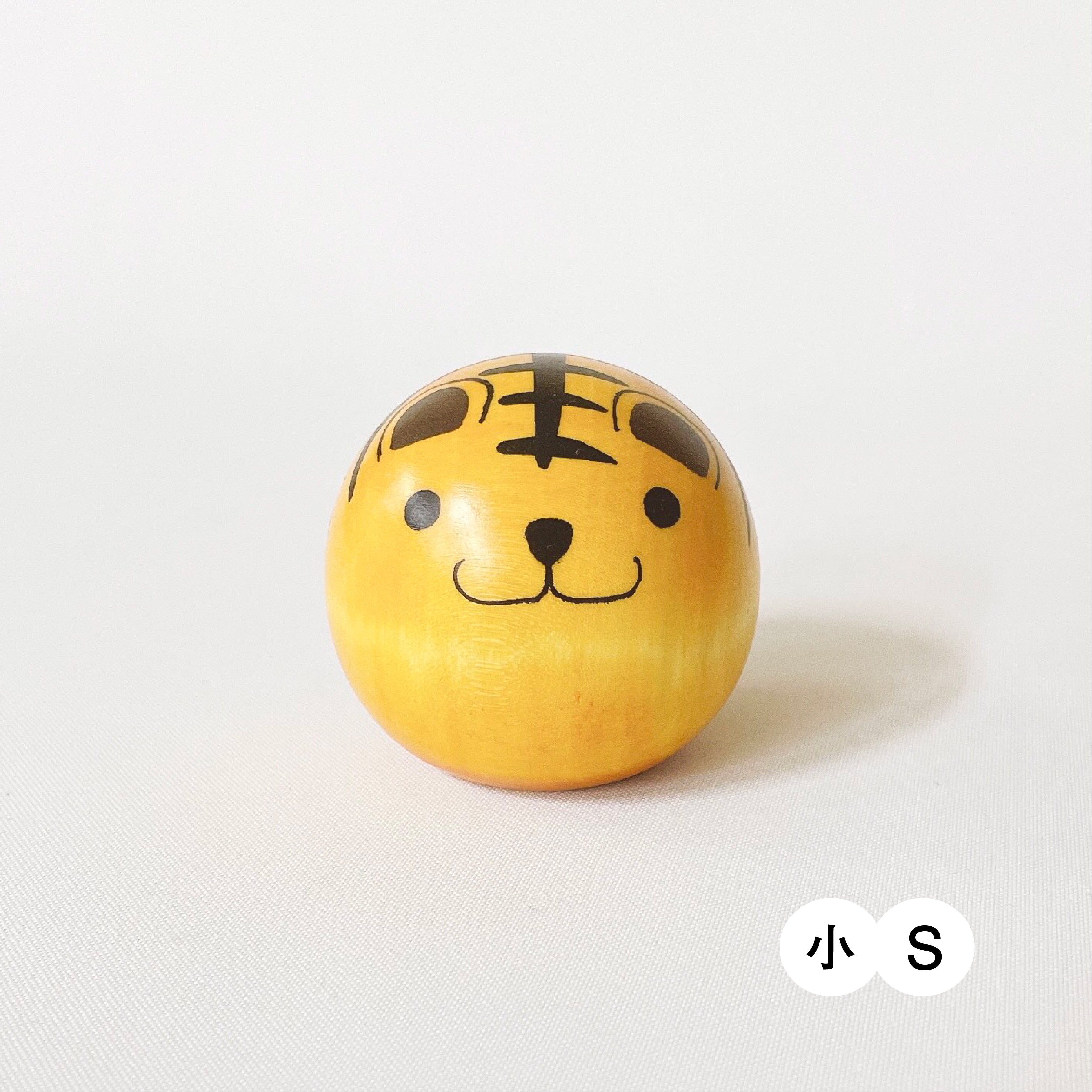 usaburo-kokeshi-yurakoro-tigre-figurine-uf-culbuto-bois image 1