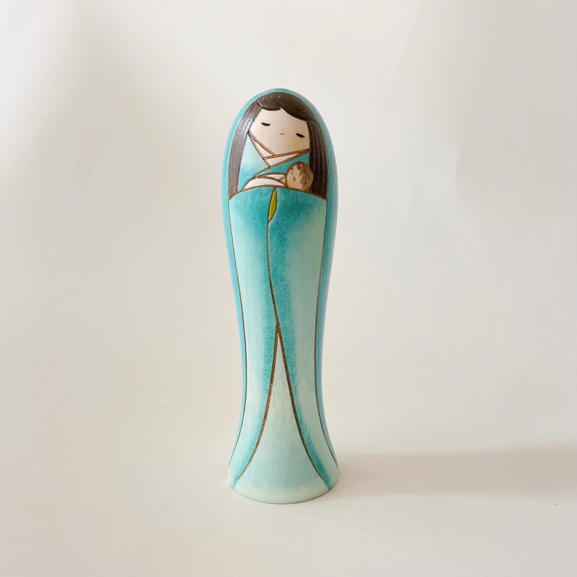 usaburo-kokeshi-the-virgin-mary-kokeshi-no-l-bleue-19-cm-en-bois-mizuki image 1