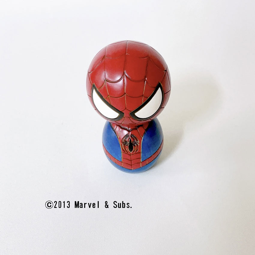 usaburo-kokeshi-spider-man-figurine-artisanale-12-cm image 4