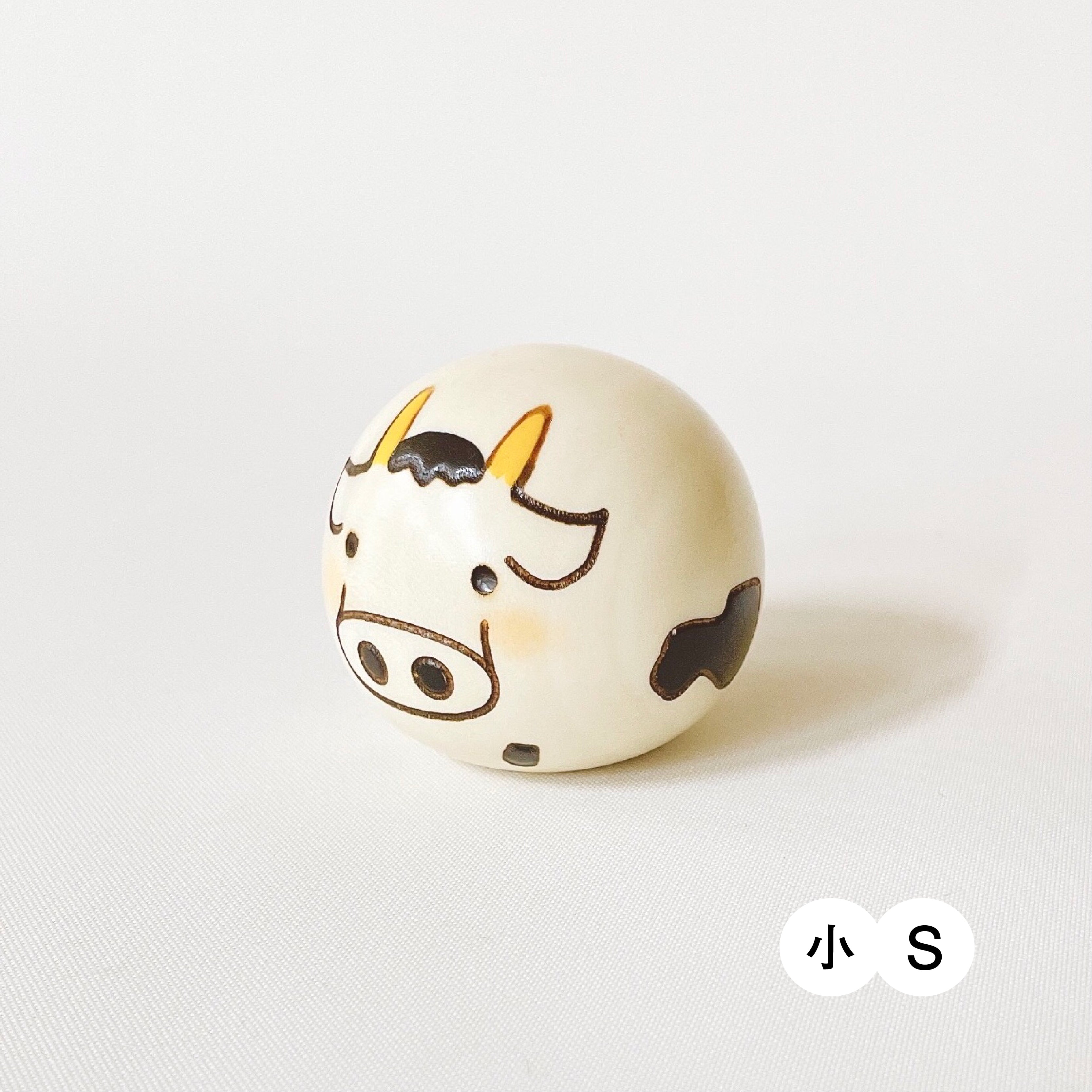 usaburo-kokeshi-yurakoro-vache-figurine-culbuto-artisanale image 2
