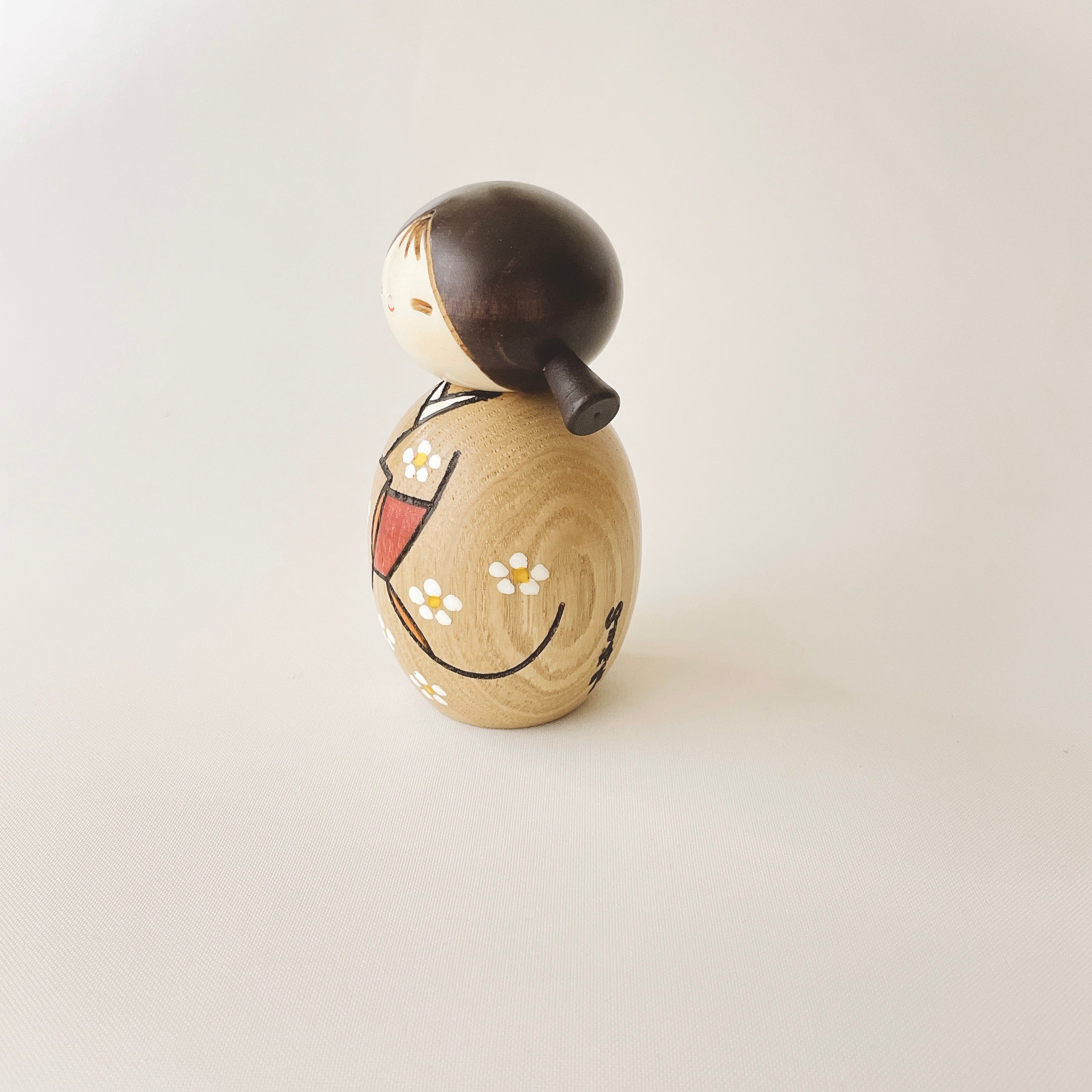 usaburo-kokeshi-haru-yo-koi-wait-for-spring-figurine-miniature-t-te-ronde image 2