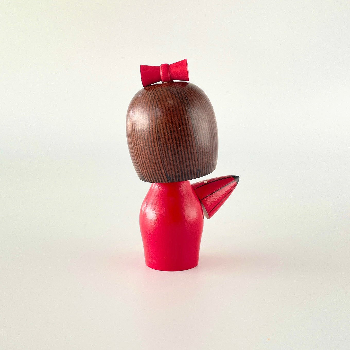 usaburo-kokeshi-ama-yadori-figurine-attente-de-la-pluie-140-mm image 3