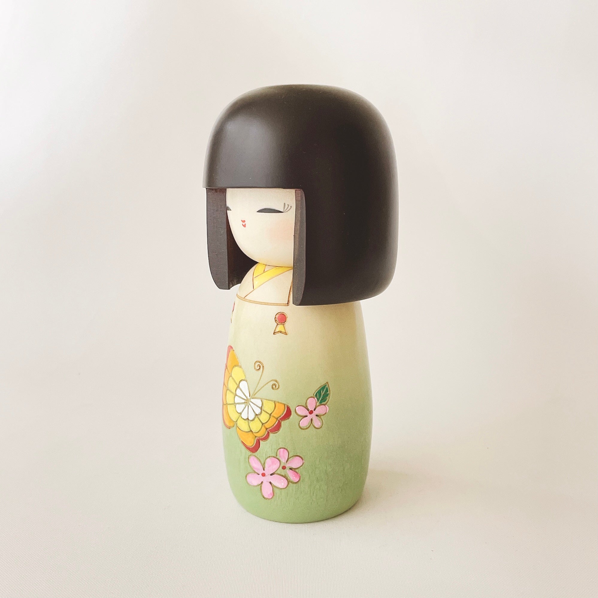 usaburo-kokeshi-cho-cho-butterfly-poup-e-artisanale-15-cm-gunma image 2