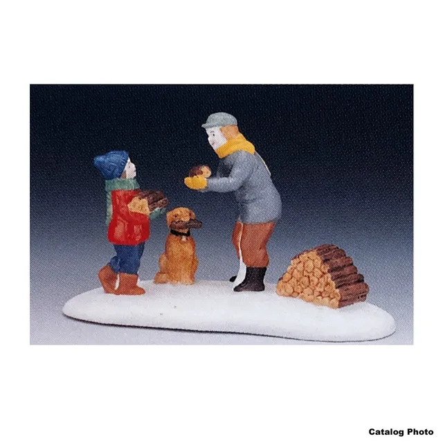 lemax-carrying-wood-figurine-miniature-b-cheron image 1