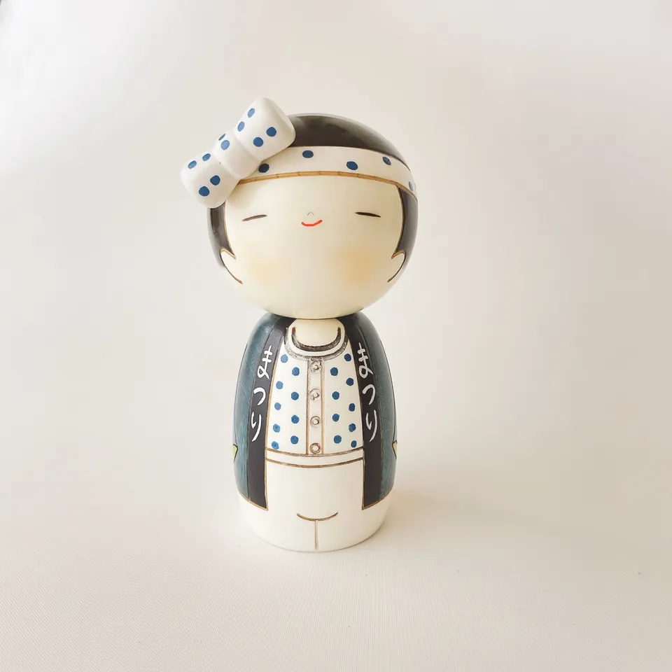 usaburo-kokeshi-wasshoi-boy-f-te-d-t-figurine-artisanale image 1