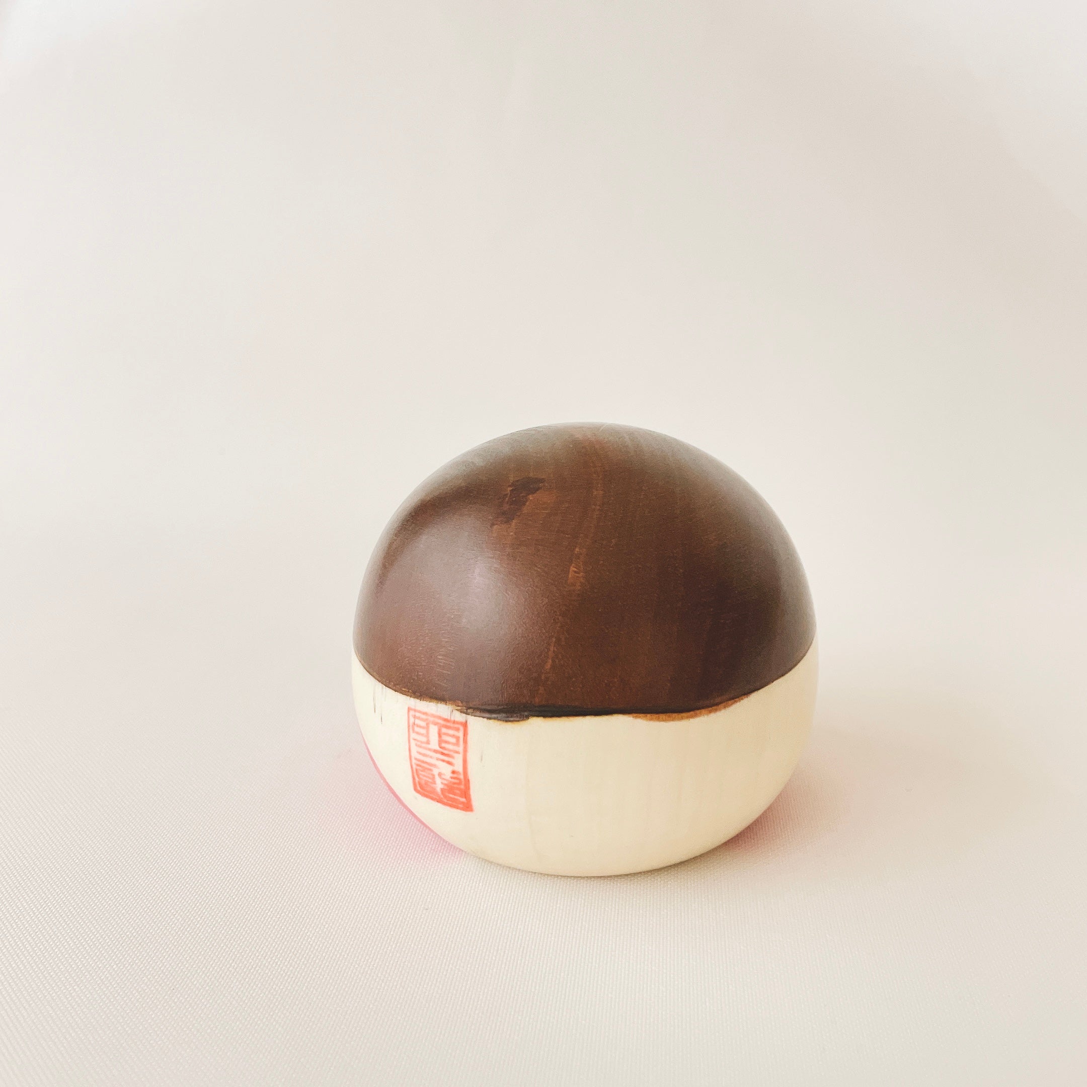 usaburo-kokeshi-hana-yama-montagne-de-fleurs-kokeshi-uf-6-cm image 3