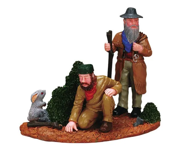 lemax-hot-on-the-trail-figurine-miniature-randonneurs-de-collection image 1