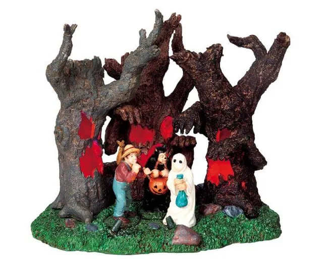 lemax-spooky-town-lost-in-the-woods-figurine image 1