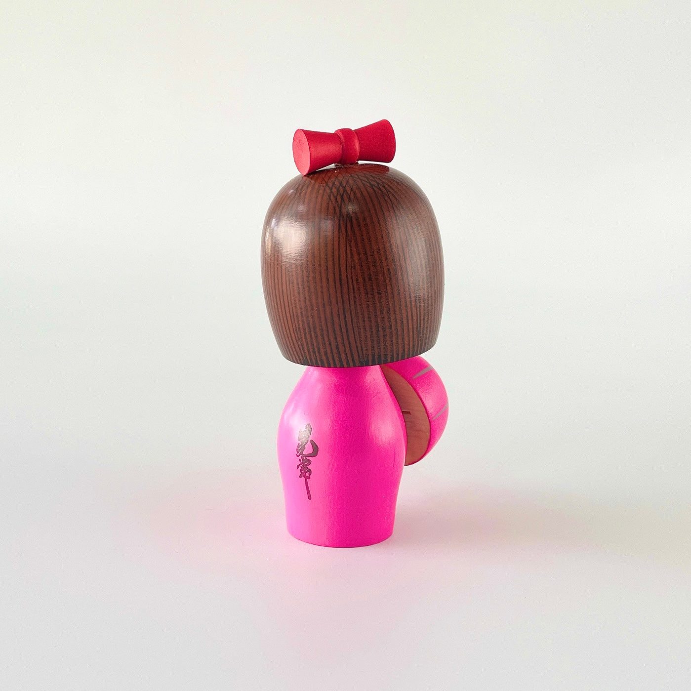 usaburo-kokeshi-haru-urara-beautiful-spring-poup-e-kokeshi-artisanale-14-cm image 3