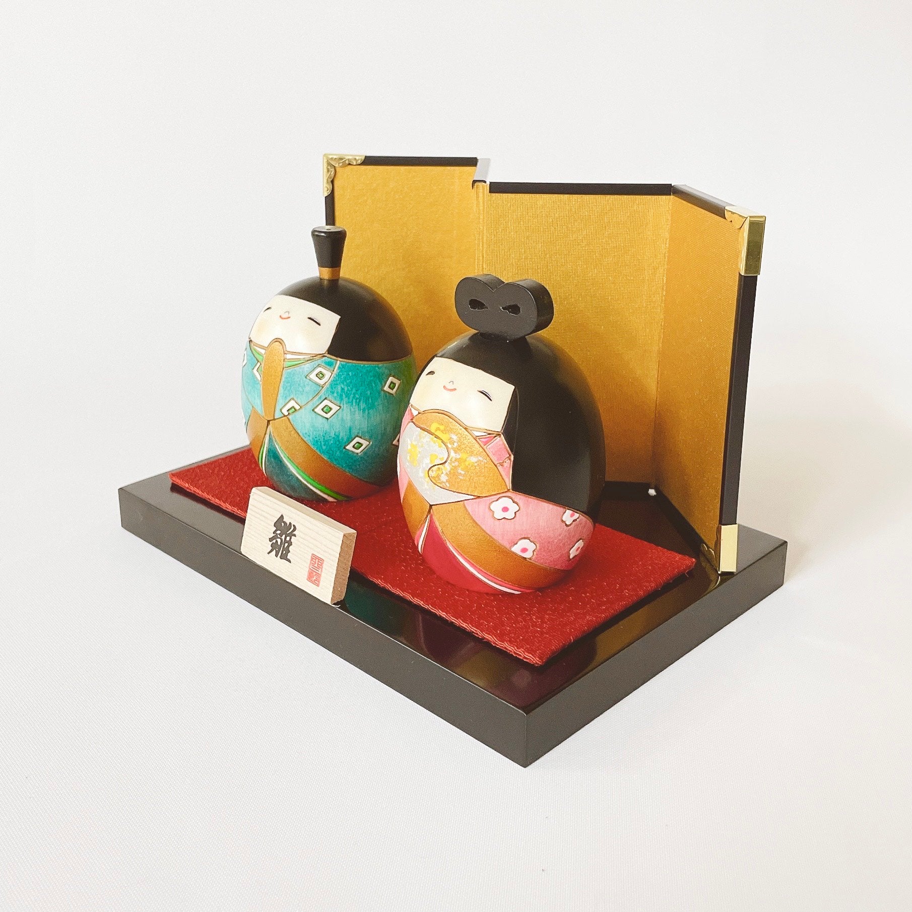 usaburo-kokeshi-haru-no-hana-hina-duo-kokeshi-hina-et-fleurs-de-printemps-avec-d image 2