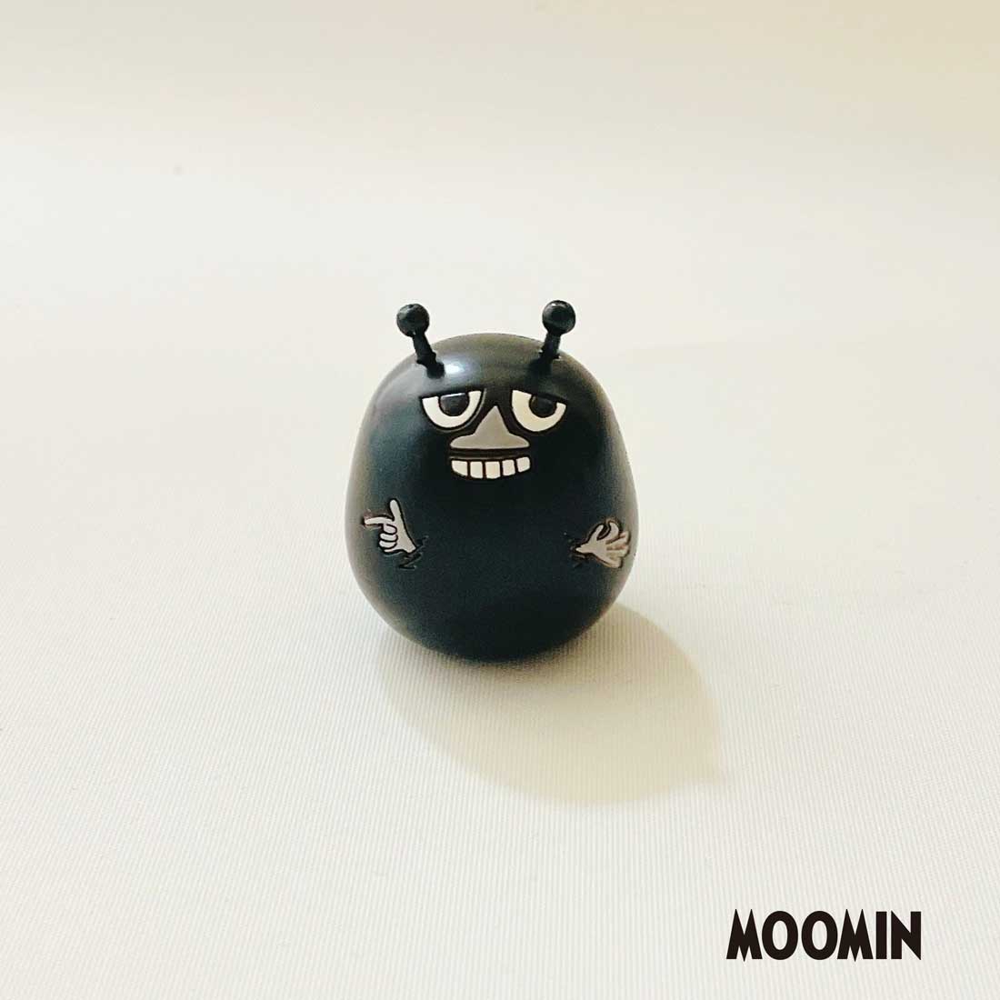 usaburo-kokeshi-stinky-s-figurine-moomin-artisanale-paume image 1