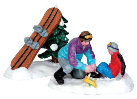 lemax-dad-helps-out-set-of-2-figurines-miniatures-famille image 1