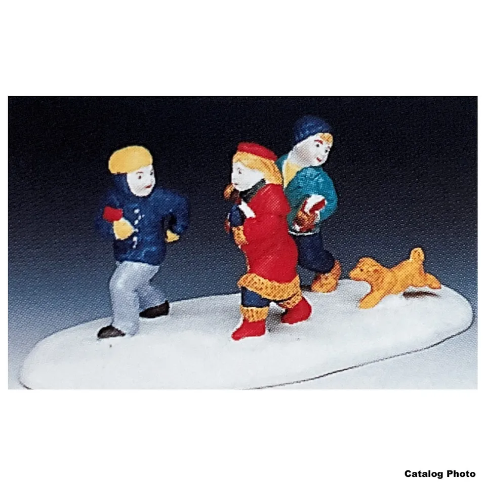 lemax-school-children-running-figurine-miniature-coliers-qui-courent image 1