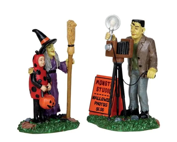 lemax-halloween-photos-sc-ne-photo-miniature-spooky-town image 1