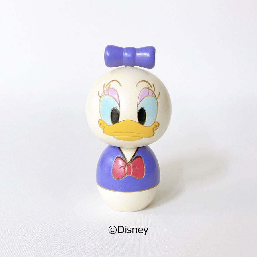 usaburo-kokeshi-daisy-disney-figurine-artisanale-10-8-cm image 1