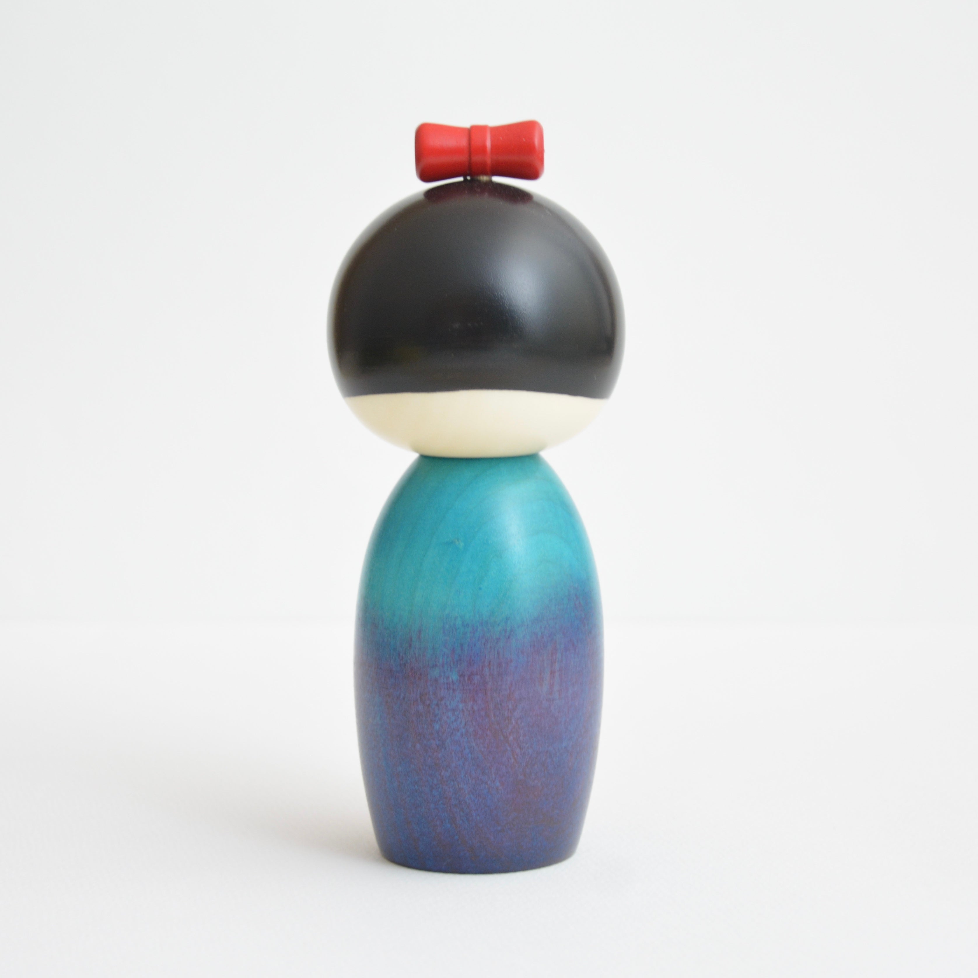 usaburo-kokeshi-ajisai-warabe-hydrangea-kokeshi-13-cm image 3