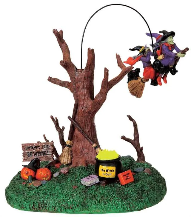 lemax-carpooling-figurine-sc-ne-spooky-town-miniature image 1