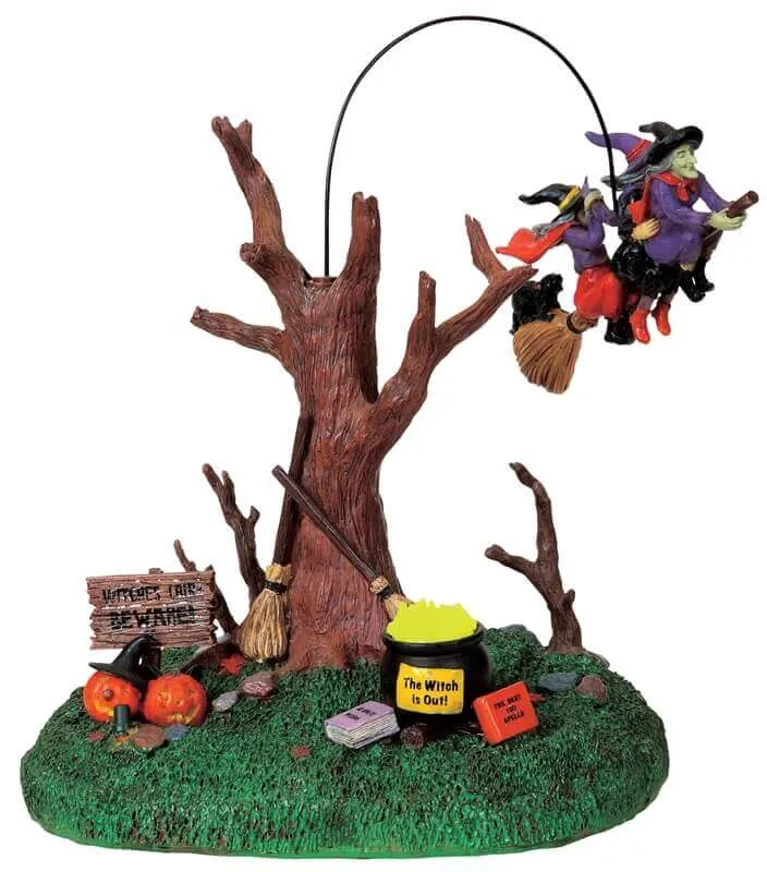 lemax-carpooling-figurine-sc-ne-spooky-town-miniature image 1