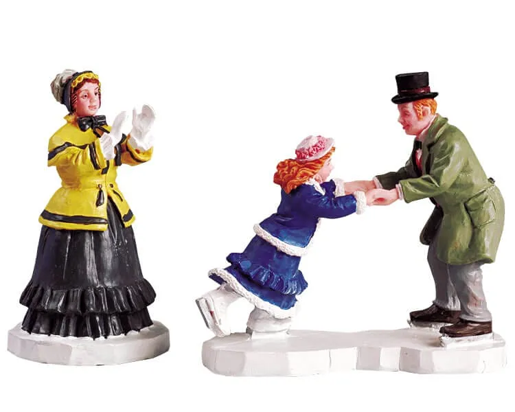 lemax-skating-lesson-figurine-miniature-village-de-no-l image 1