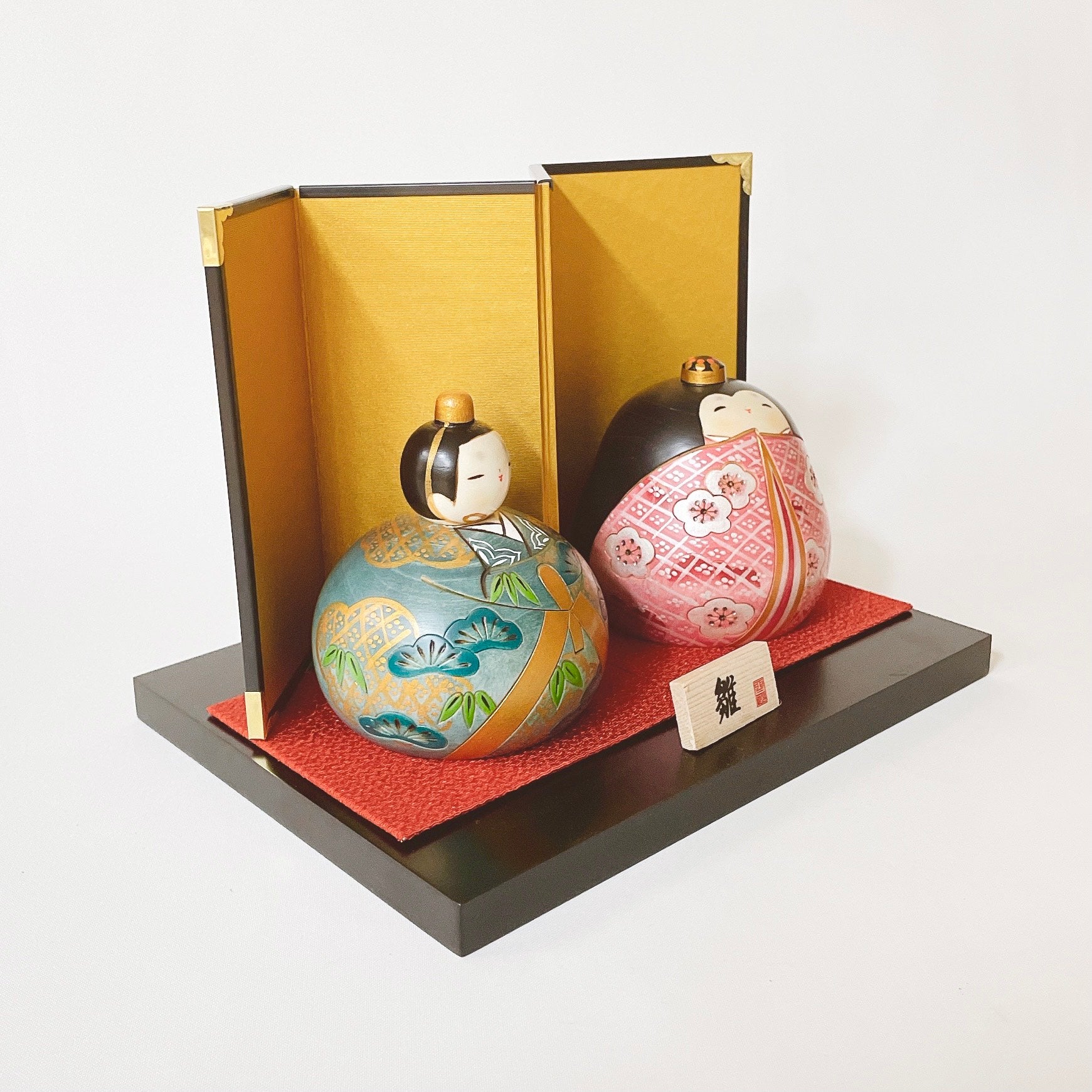 usaburo-kokeshi-heian-hina-paix-duo-artisanal-10-5-cm-set image 3