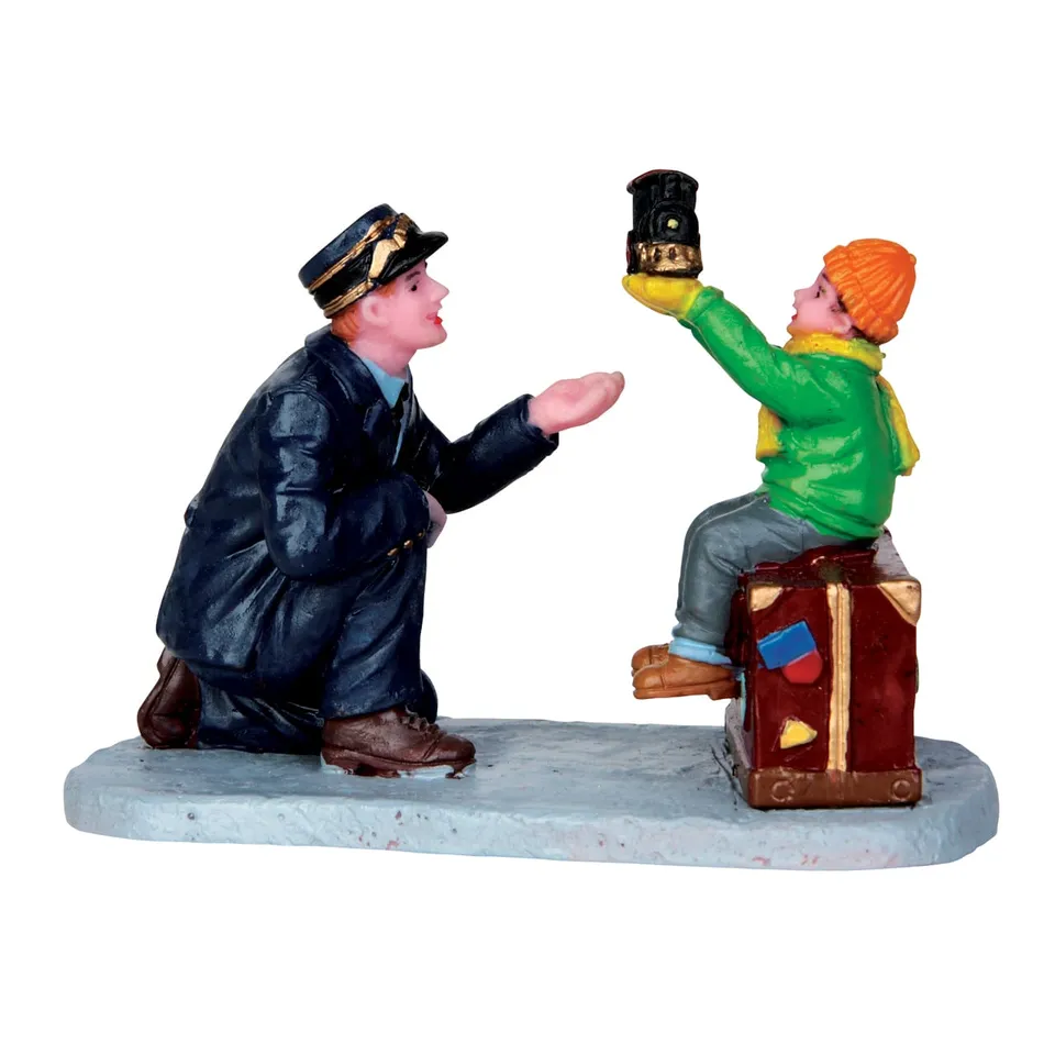 lemax-a-gift-for-the-trip-cadeau-de-voyage-figurine-miniature image 1