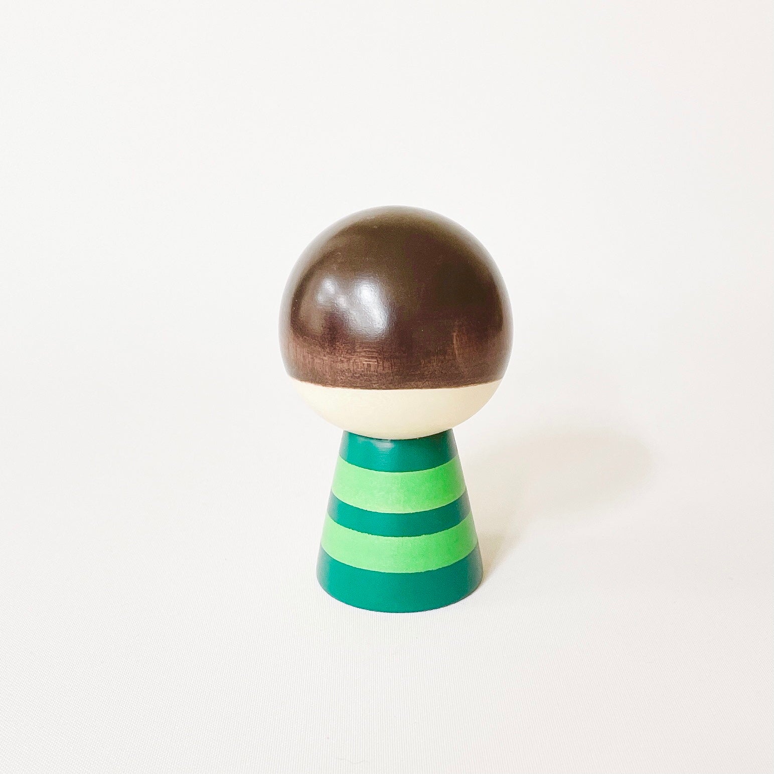 usaburo-kokeshi-boku-chan-gar-on-figurine-artisanale-90-mm image 3
