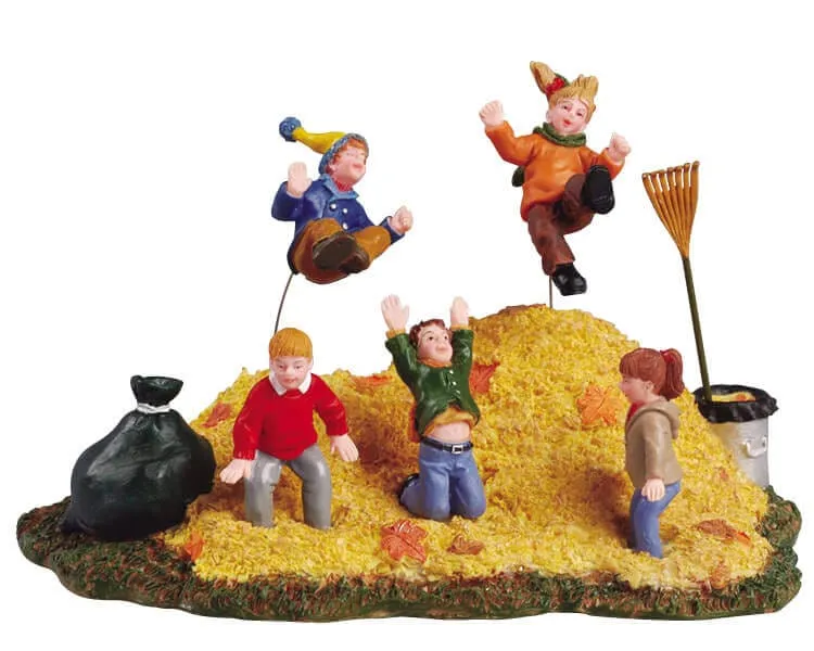 lemax-leafpile-frolic-figurine-miniature-d-automne image 1