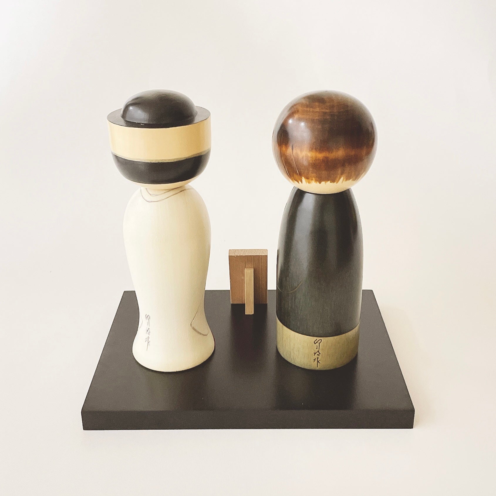 usaburo-kokeshi-towa-ni-forever-together-coffret-2-kokeshi-mariage image 3