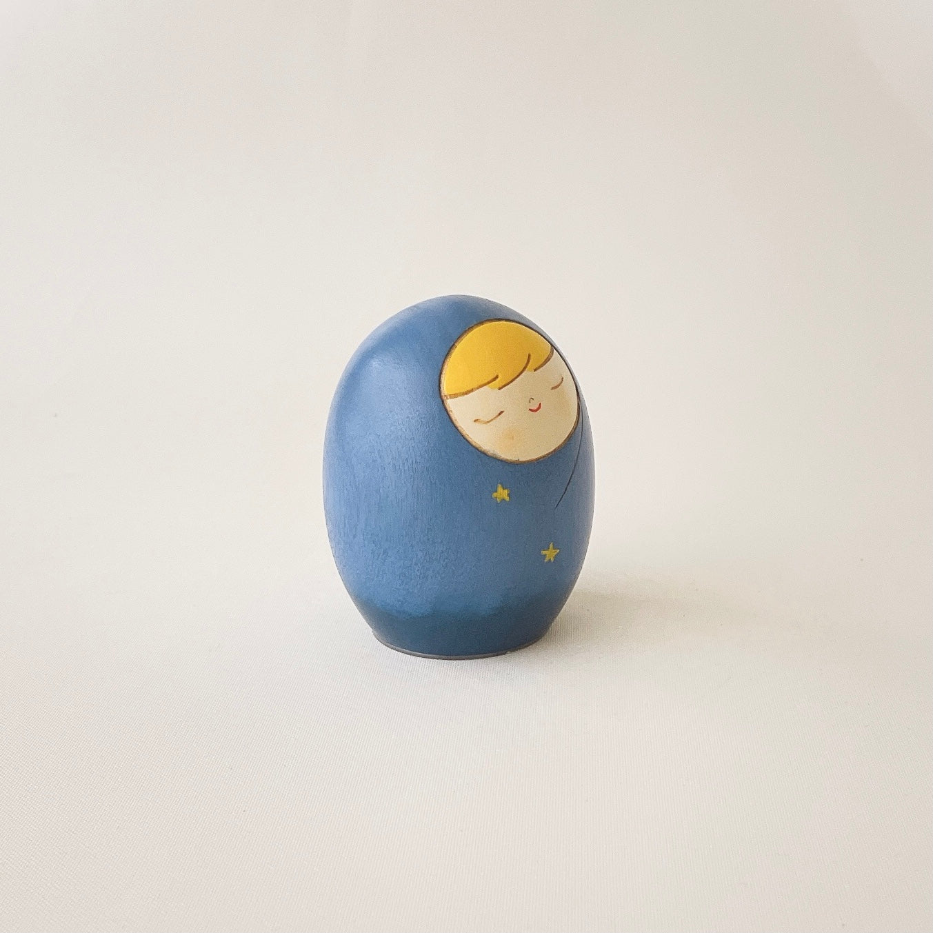 usaburo-kokeshi-yurakoro-heso-no-o-ire-blue-star-porte-cordon-ombilical-58x58x70 image 3