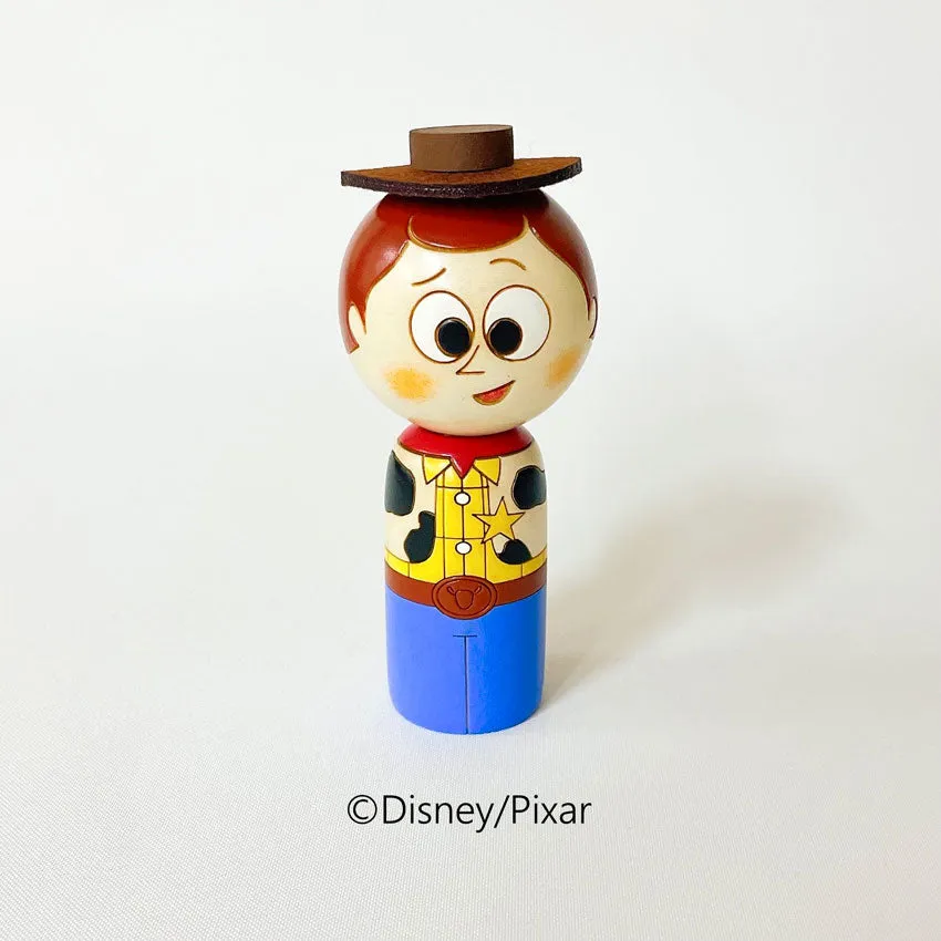 usaburo-kokeshi-toy-story-woody-figurine-artisanale-11-5-cm image 1