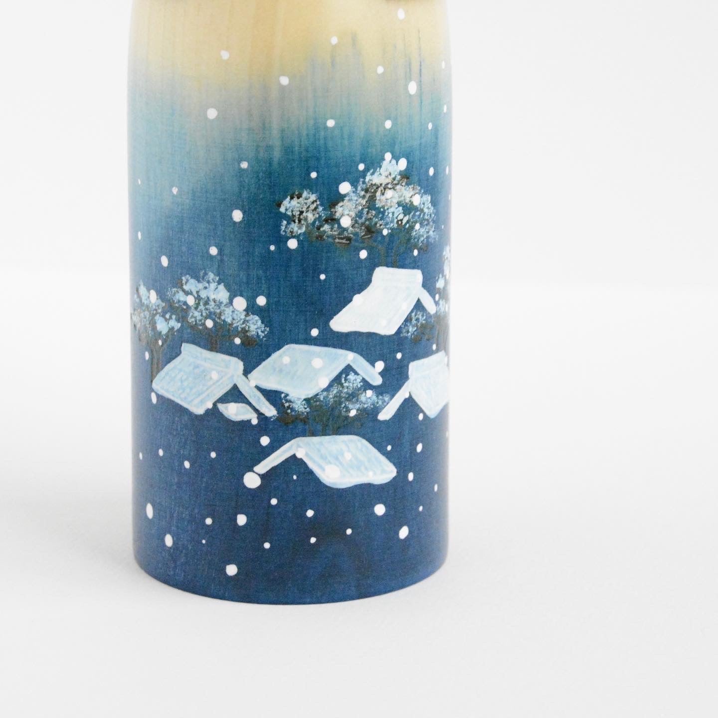 usaburo-kokeshi-yuki-gesh-paysage-enneig-kokeshi-classique-19-cm image 3